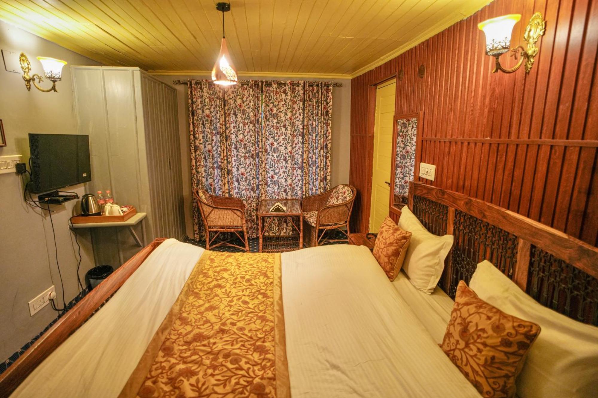 Hotel Little Silver Pahalgām Eksteriør billede