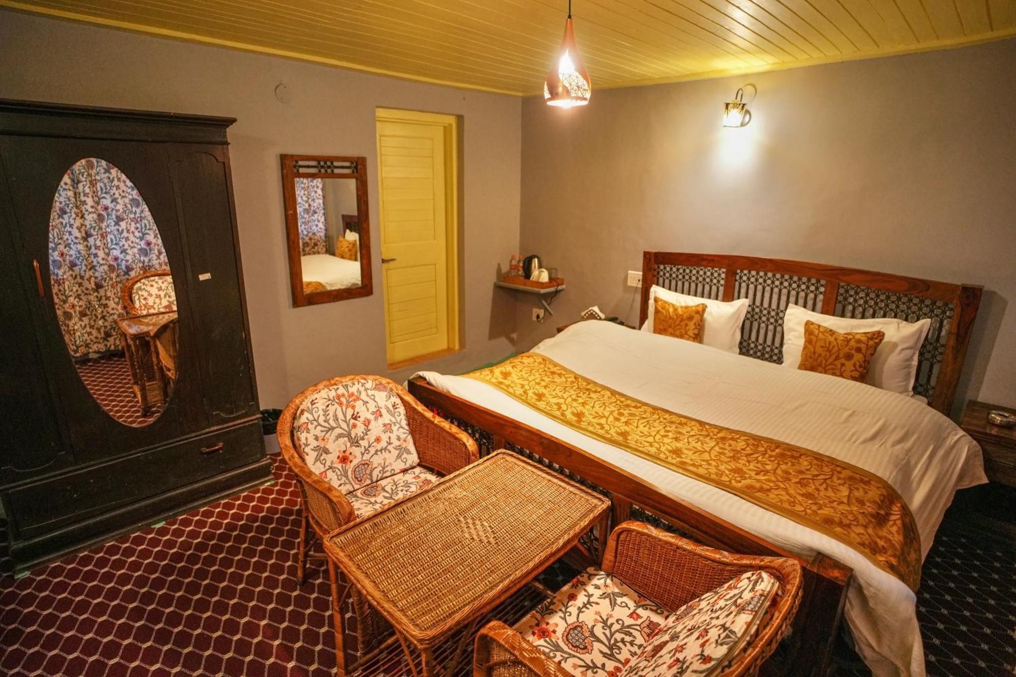 Hotel Little Silver Pahalgām Eksteriør billede