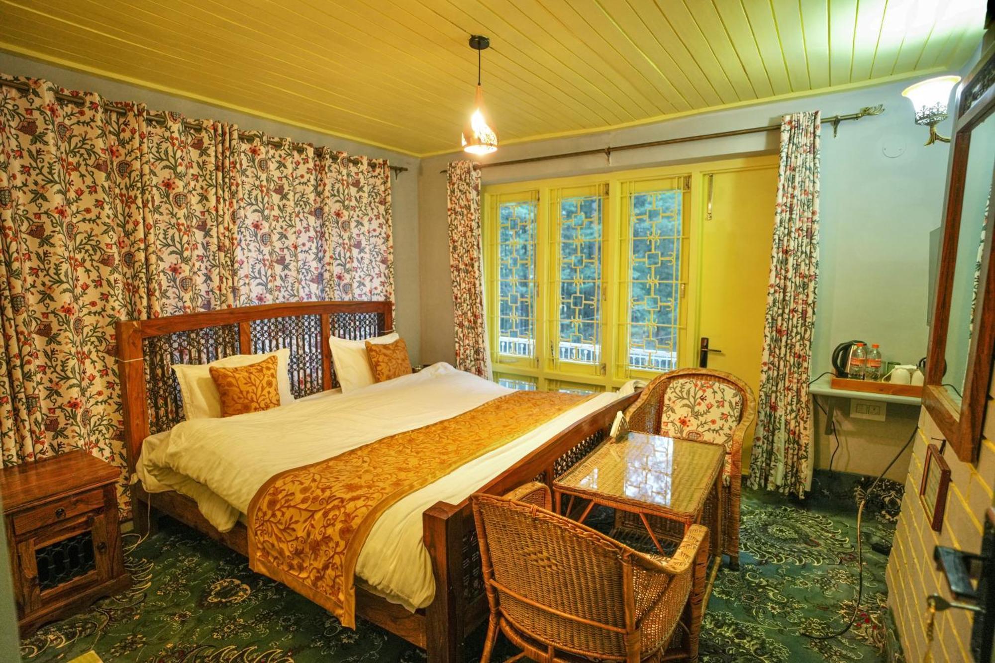Hotel Little Silver Pahalgām Eksteriør billede