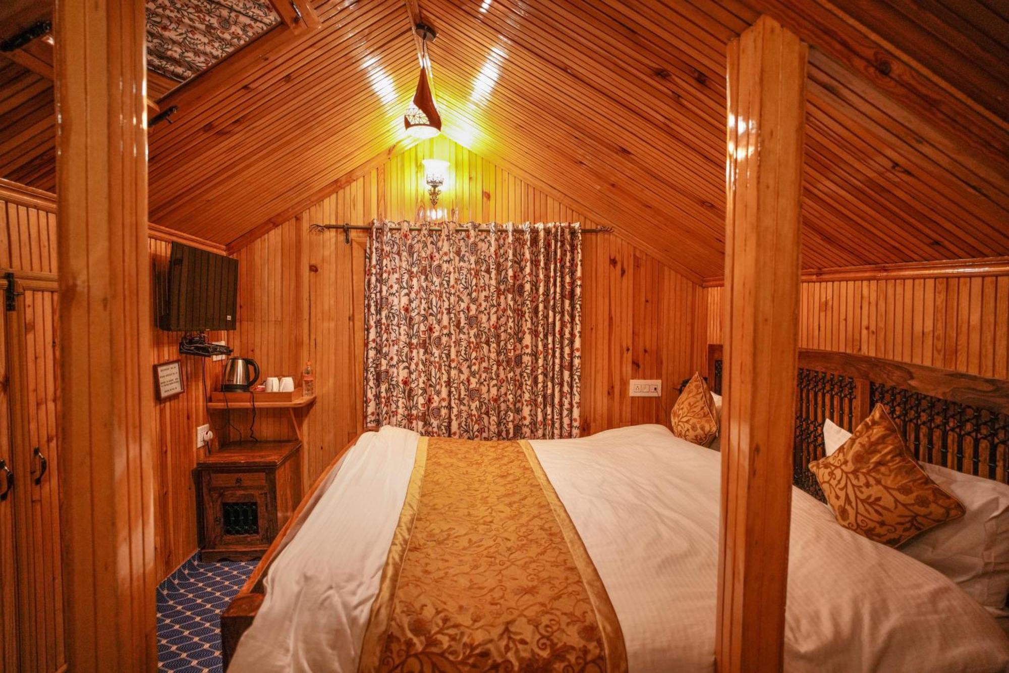 Hotel Little Silver Pahalgām Eksteriør billede